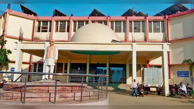 Chhapra News : एकेडमिक कैलेंडर के अनुरूप नहीं चल रहा स्नातक का सत्र