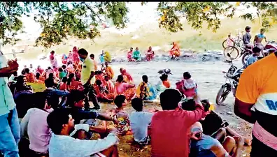 ग्रामीणों के आंदोलन के आगे पुनर्वास के मुद्दे पर झुका प्रबंधन, दो महीने में सर्वे होगा पूरा