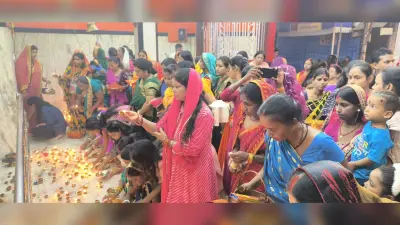 Giridih News:दूसरे दिन भक्तों ने की मां ब्रह्मचारिणी की पूजा