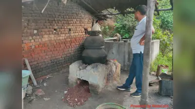 Giridih News: उत्पाद विभाग ने की छापेमारी, 190 लीटर शराब जब्त