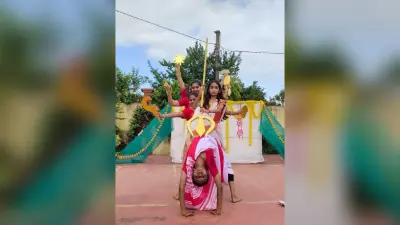 डीएवी व डॉन बॉस्को के बच्चों ने मां दुर्गा के नौ रूपों की दी प्रस्तुति