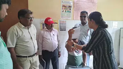 राज्य स्तरीय टीम ने कुष्ठ रोगियों से की मुलाकात