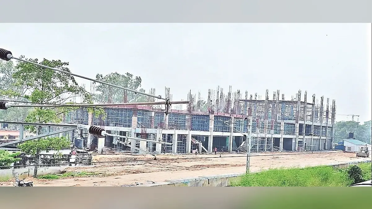 Ranchi News : आकार लेने लगा रांची रेलवे स्टेशन री-डेवलपमेंट कार्य