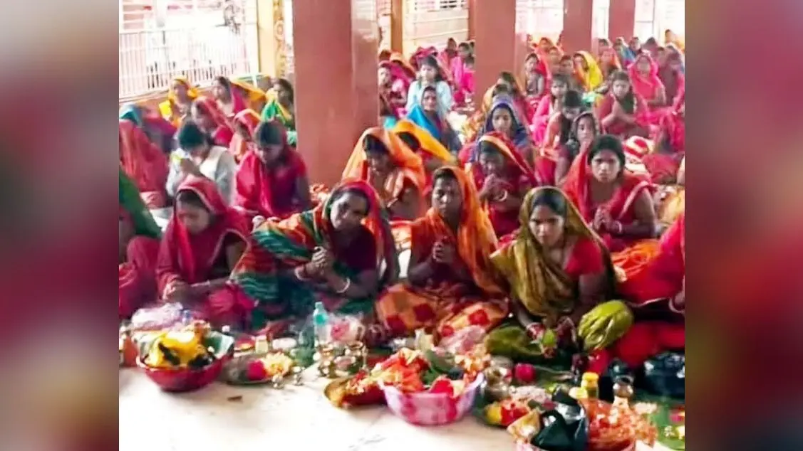बढ़ता जा रहा नवरात्र का उत्साह, श्रद्धा से की गई मां कुष्माण्डा की पूजा