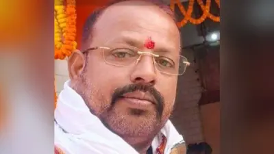 नकली पुलिस बनकर बाइक सवार दो युवकों ने उड़ाये पांच लाख के आभूषण