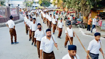 Gopalganj News : स्वयंसेवकों ने निकाला भव्य पथ संचलन, वंदे मातरम् के नारों से गूंज उठा शहर