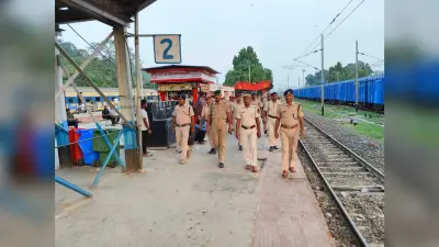 ट्रेनों में सफर के दौरान यात्री रहें सतर्क