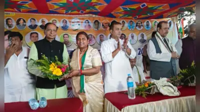 Giridih News: जनसंवाद कार्यक्रम में शामिल पूर्व मंत्री सुबोधकांत सहाय