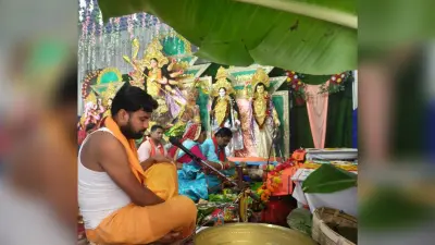 मां दुर्गा के पांचवें स्वरूप मां स्कंदमाता की हुई पूजा