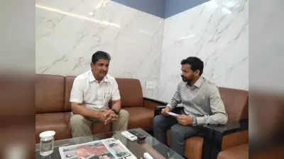 क्षेत्र की समस्याओं को लेकर डीएम से मिले सांसद