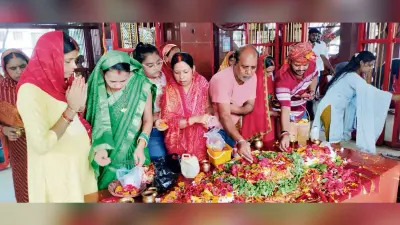 स्कंदमाता की हुई पूजा-अर्चना