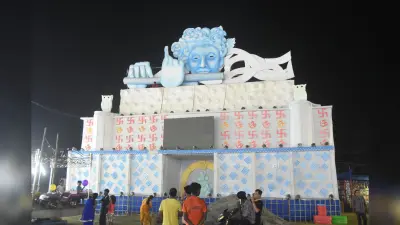 DHANBAD NEWS : आज और कल खुलेंगे शहर के पंडालों के पट, पर श्रद्धालुओं से पटा इलाका, लाइटिंग और प्रतिमाएं मोह रही हैं मन, तो सेल्फी लेने की है होड़