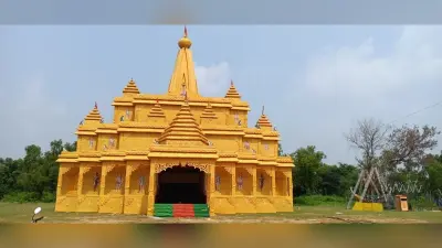 नाला में अंतिम चरण में है दुर्गा पूजा पंडाल का निर्माण