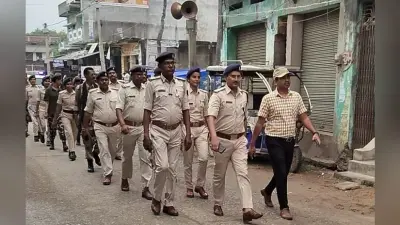 दुर्गापूजा को लेकर गुरुआ में निकला फ्लैग मार्च