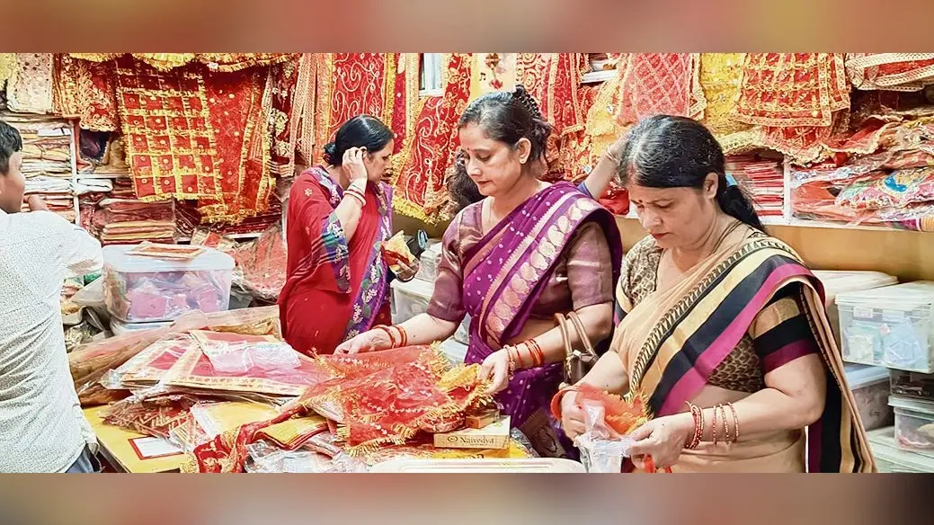 Gopalganj News : मां कात्यायनी की हुई पूजा, आज होगी कालरात्रि की साधना, पंडालों में उमड़ रही श्रद्धालुओं की भीड़