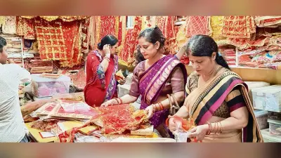Gopalganj News : मां कात्यायनी की हुई पूजा, आज होगी कालरात्रि की साधना, पंडालों में उमड़ रही श्रद्धालुओं की भीड़