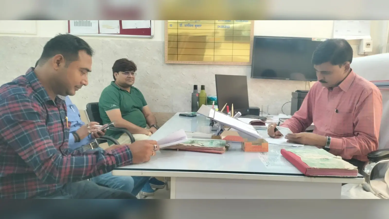 Bokaro News: आयुष्मान भारत योजना से जुड़ें लाभुकों का रखें ध्यान : डॉ अरविंद