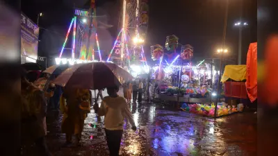 Ranchi news : बेमौसम बारिश ने दूसरे दिन भी दुर्गा पूजा के उत्साह में डाला खलल