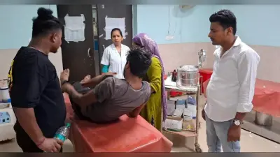 बाइक व ई-रिक्शा की टक्कर में दो युवक गंभीर रूप से जख्मी, रेफर