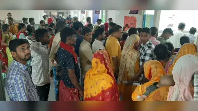 ओपीडी खुलते ही उमड़ी मरीजों की भीड़
