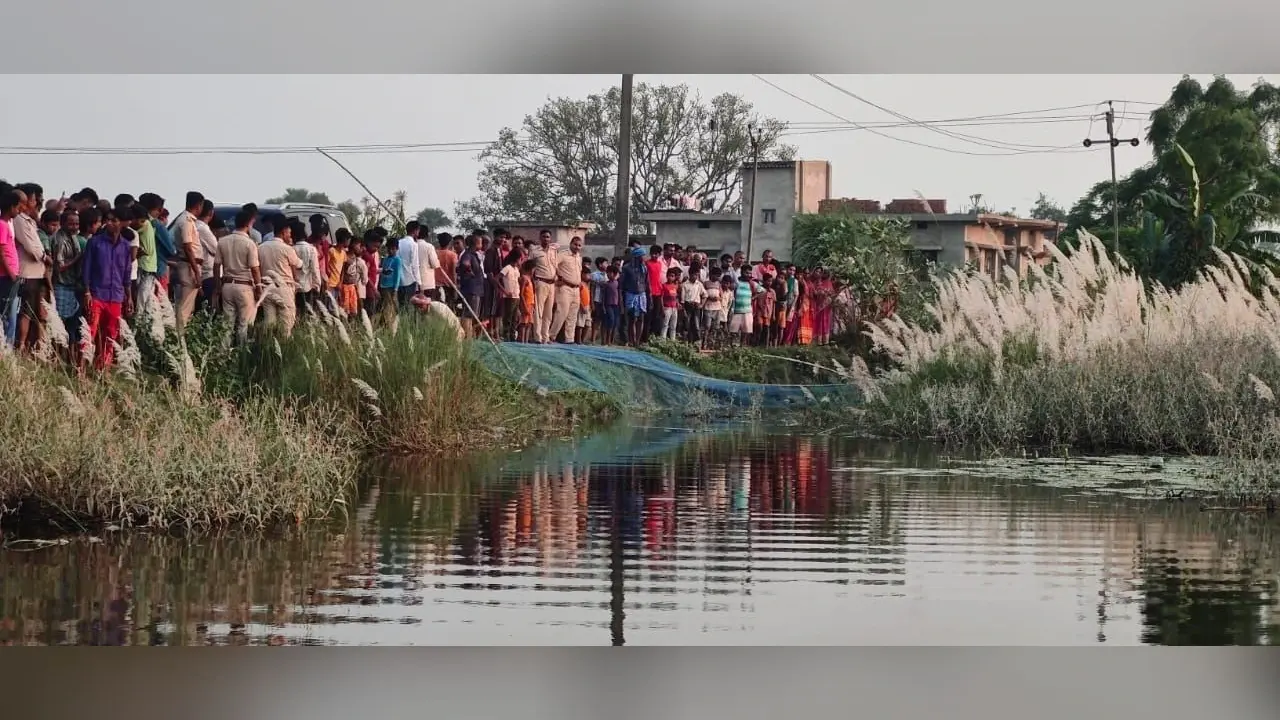 मगरमच्छ रेस्क्यू के लिए जितवारपुर पहुंची वन विभाग की टीम