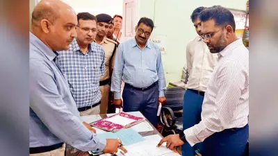 Gopalganj News : कलेक्ट्रेट पहुंचते ही एक्शन में आये डीएम, शाखाओं का किया निरीक्षण, अपडेट नहीं मिली कर्मपुस्तिका