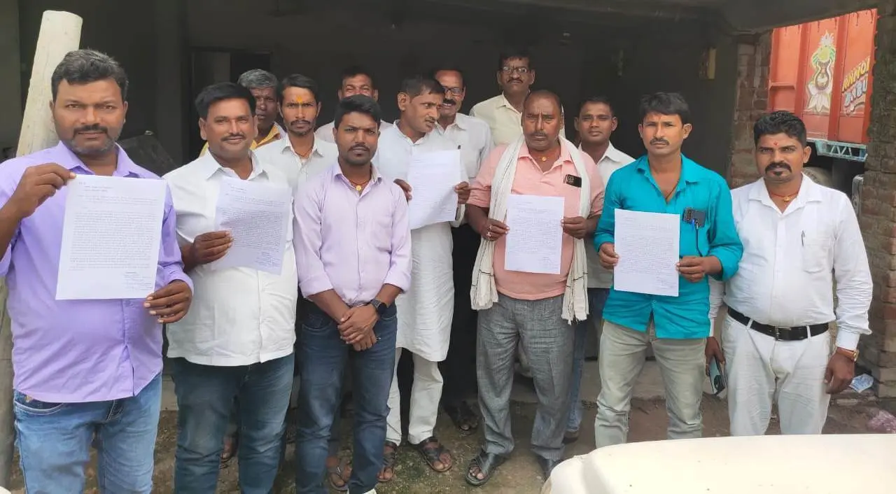 Aurangabad News :सिमरा थानाध्यक्ष के विरोध में हड़ताल पर गये कुटुंबा के सरपंच