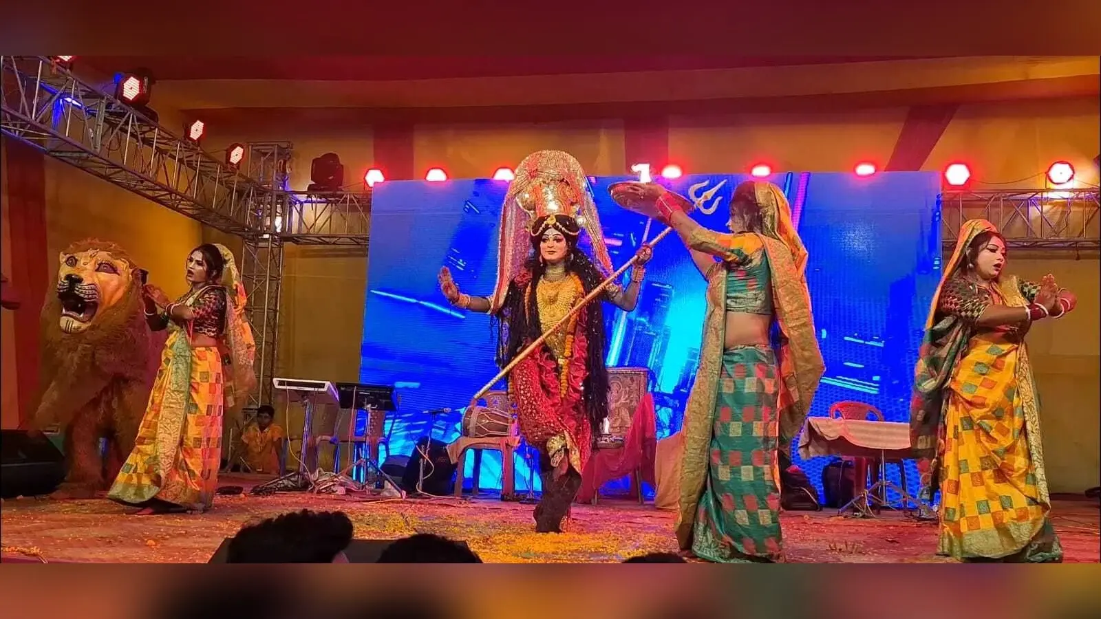 Giridih News:भक्ति जागरण व नृत्य से मंत्रमुग्ध हुए लोग