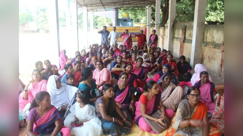 Giridih News: आंगनबाड़ी कर्मचारी संघ की हड़ताल दसवें दिन भी जारी
