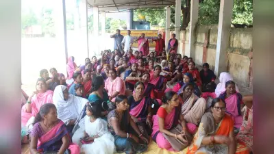 Giridih News: आंगनबाड़ी कर्मचारी संघ की हड़ताल दसवें दिन भी जारी