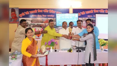 Samastipur News: कुश्ती प्रतियोगिता विजेता मनस्वी को क्षेत्रीय संगठन मंत्री ने ट्राॅफी व प्रमाण पत्र देकर किया सम्मानित