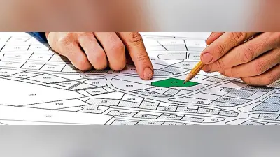 सात माह में जिला अधिवक्ता संघ भवन का 25% काम ही पूरा