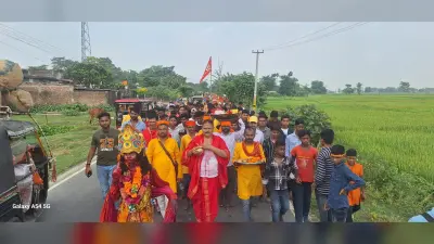 लक्ष्मी प्रतिमा की प्राण-प्रतिष्ठा को लेकर निकाली गयी कलशयात्रा