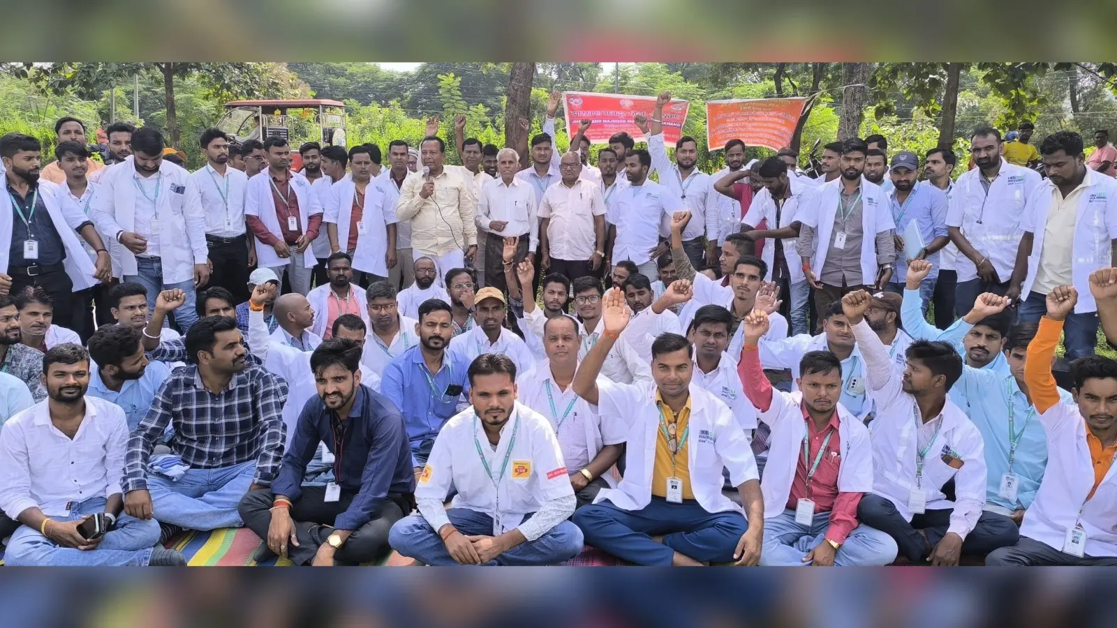 Giridih News: एंबुलेंस कर्मचारी संघ की हड़ताल से मरीजों की परेशानी बढ़ी