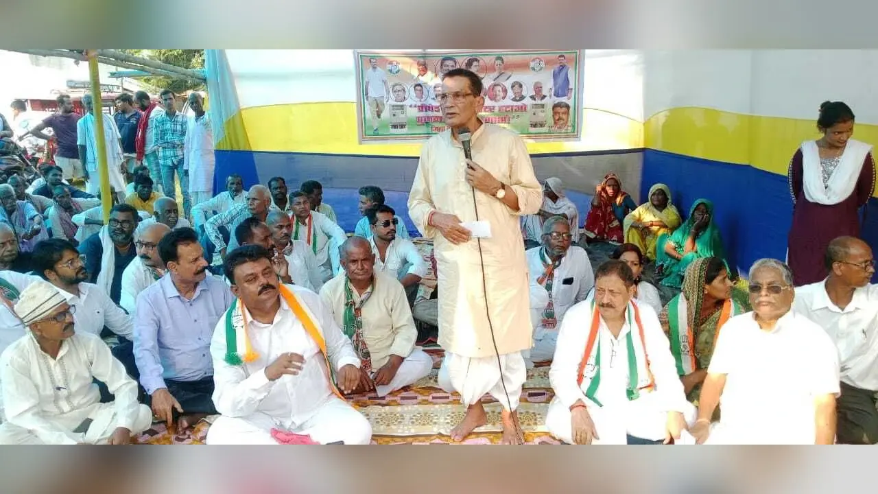 प्रीपेड स्मार्ट मीटर लगाकर गरीबों का सरकार कर रही भयादोहनः कृपानाथ पाठक