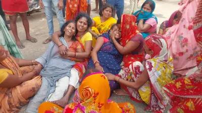 उत्तर प्रदेश बस हादसे के दूसरे दिन भी मजदूर परिवारों में नहीं जले चूल्हे