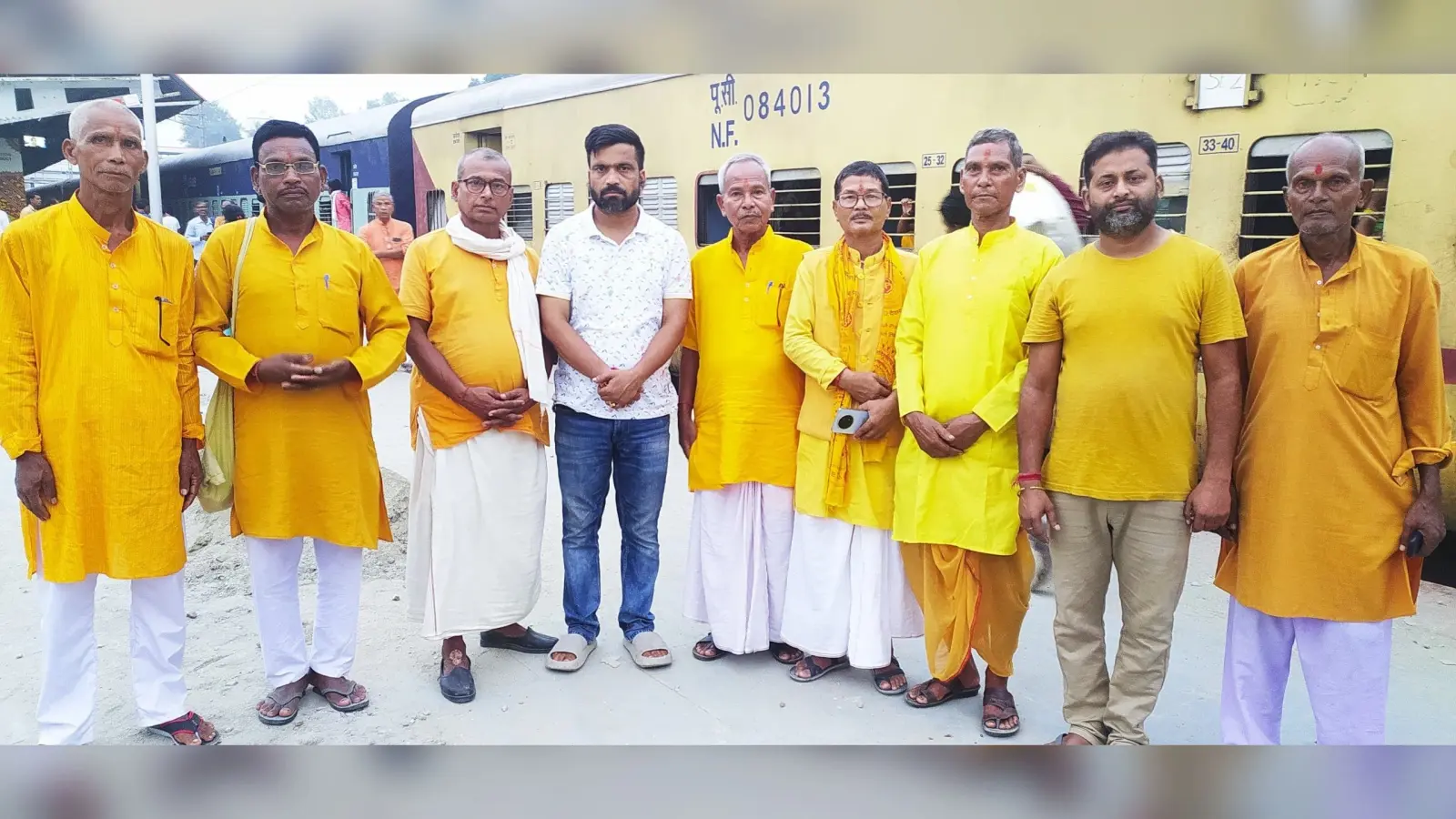 गायत्री परिवार के 40 लोग हरिद्वार के लिए रवाना
