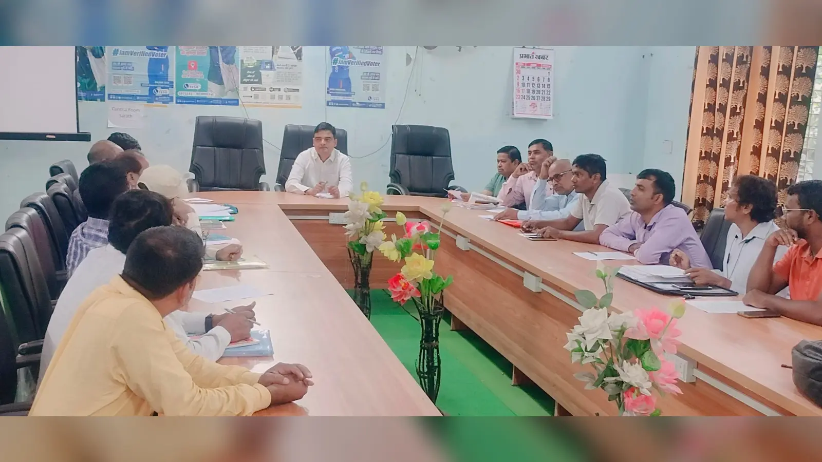 सरकारी कार्यालय, सार्वजनिक स्थलों और निजी प्रतिष्ठानों से बैनर पोस्टर हटवाने का निर्देश