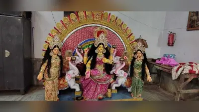 श्रद्धालुओं ने की मां महालक्ष्मी की पूजा