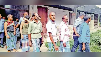 फरीदपुर : बमबाजी से दहला आरती ग्राम दर्जनों बदमाशों ने िकया तांडव, की मारपीट