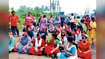 कांकसा : तीन फ्लैटों में चोरी के खिलाफ सोसाइटी का चक्काजाम