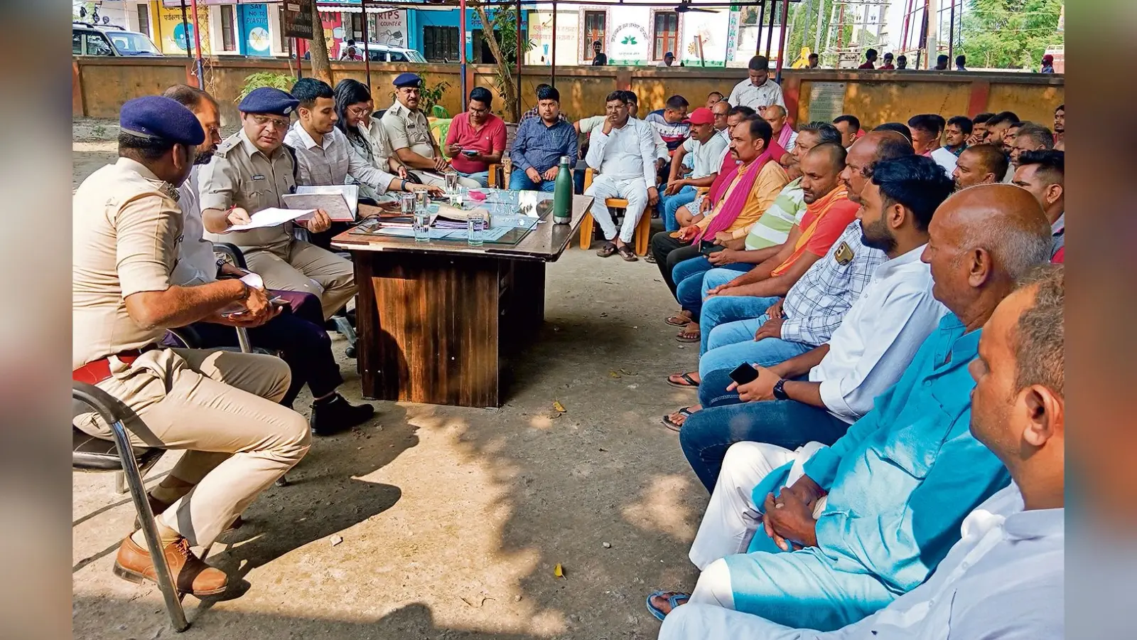 chhapra news : विसर्जन के दौरान डीजे, अश्लील गीत, जाति पर आधारित गीत बजाने पर होगी कार्रवाई : एसडीएम