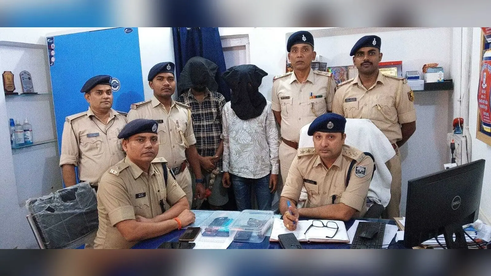 Patna News : बर्थडे पार्टी मना रहा चेन स्नैचरों का सरगना साथी सहित गिरफ्तार