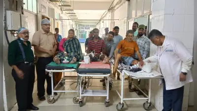 Dhanbad News : एसएनएमएमसीएच में दो मरीजों की हुई सिमेंट लेस टोटल हिप सर्जरी