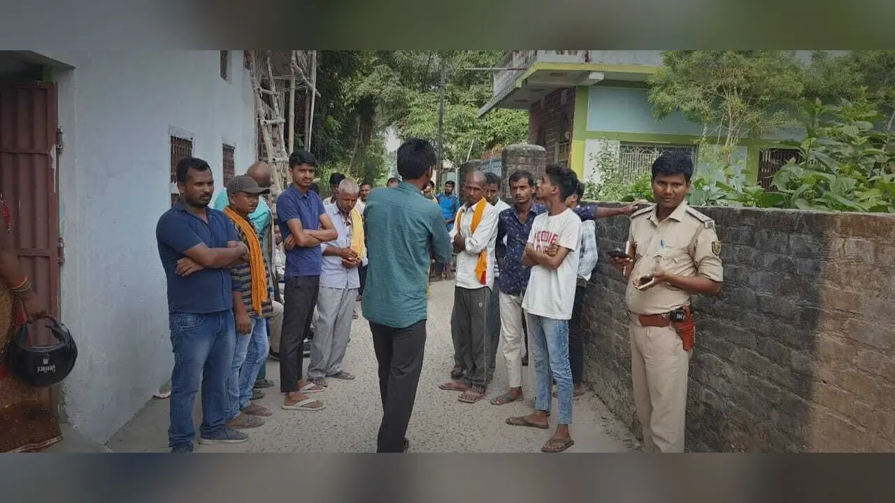 12वीं के एक छात्र ने फंदे से लटककर दे दी जान