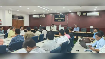 बेवजह रेफर करने की प्रवृत्ति पर लगाएं अंकुश : डीएम