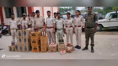 छापेमारी में 210 लीटर विदेशी व देसी शराब बरामद