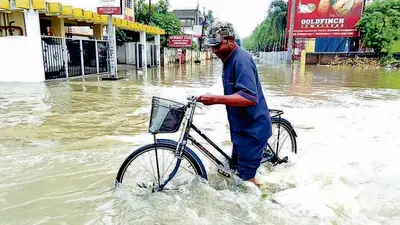 लगातार बारिश ने खोल दी नगर निगम की निकासी व्यवस्था की पोल