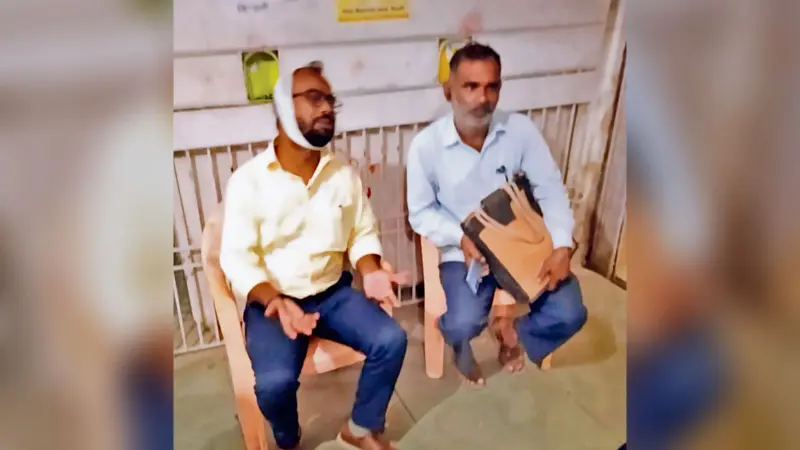 hajipur news . छात्रा के साथ गाली-गलौज का विरोध करने पर दो शिक्षकों के साथ मारपीट