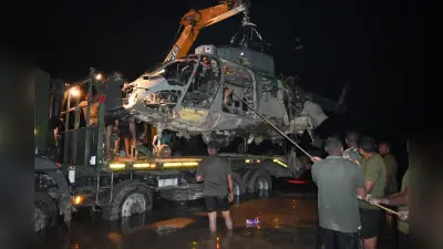 दुर्घटनाग्रस्त वायुसेना के हेलीकॉप्टर को रेस्क्यू कर ले गये सेना के जवान